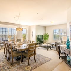 Spring Lakeview condo close to clubhouse & Orange Convention Center