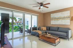 Garden View Apartment Beach Accesible 2 bedroom 2 bath Casa Sol - Image 2