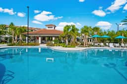 Lakeview Deluxe condo Prefect for Long stays & to Relax while Working away - Image 5