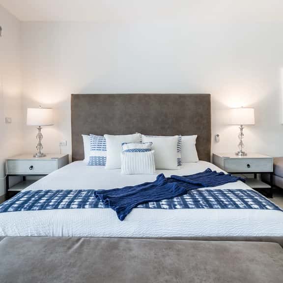 swim up At Mareazul Resort 2 bedrooms 2 bathrooms short walk to beach - Image 1
