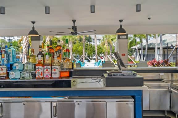 Elegant 3 Bdr 3.5 Bath Townhome At Vista Cay Resort fully equipped - Image 3