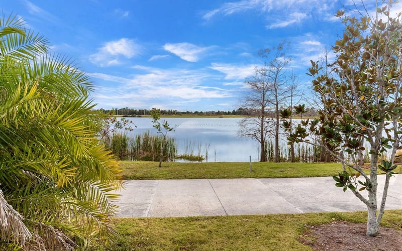 Vista Cay Resort walking paths