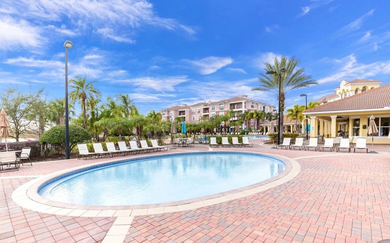 Vista Cay Resort pool 6