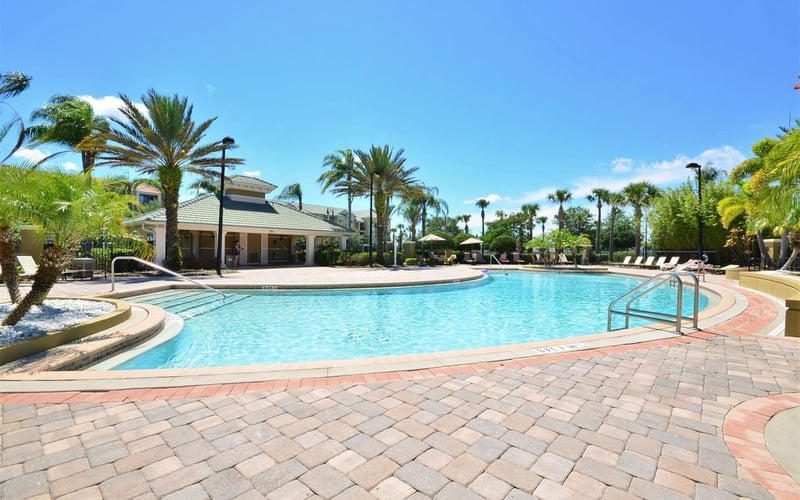 Vista Cay Resort pool 10