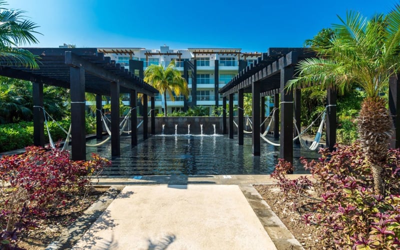 Mareazul resort grounds